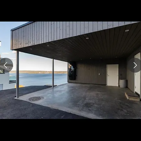 Moderne Funkis Med Fantastisk Havutsikt Villa